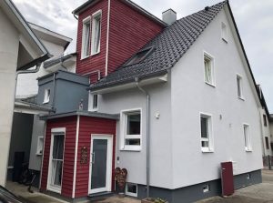 Objekt-Nr.: E-1290 - Königsbach - Zwei Häuser in bevorzugter Wohnlage! - Kaufpreis: 590.000 €