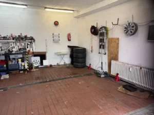 Gewerbe-Mietobjekt Pforzheim-Nordstadt, Zwei Werkstatträume mit Montagegrube und Doppelgarage zu vermieten! Güterstraße 48, Nordstadt, 75177 Pforzheim 1.100 € Miete pro Monat 90 m² Fläche 90 m² Lager/Produktion Objekt-ID.: E-1108d